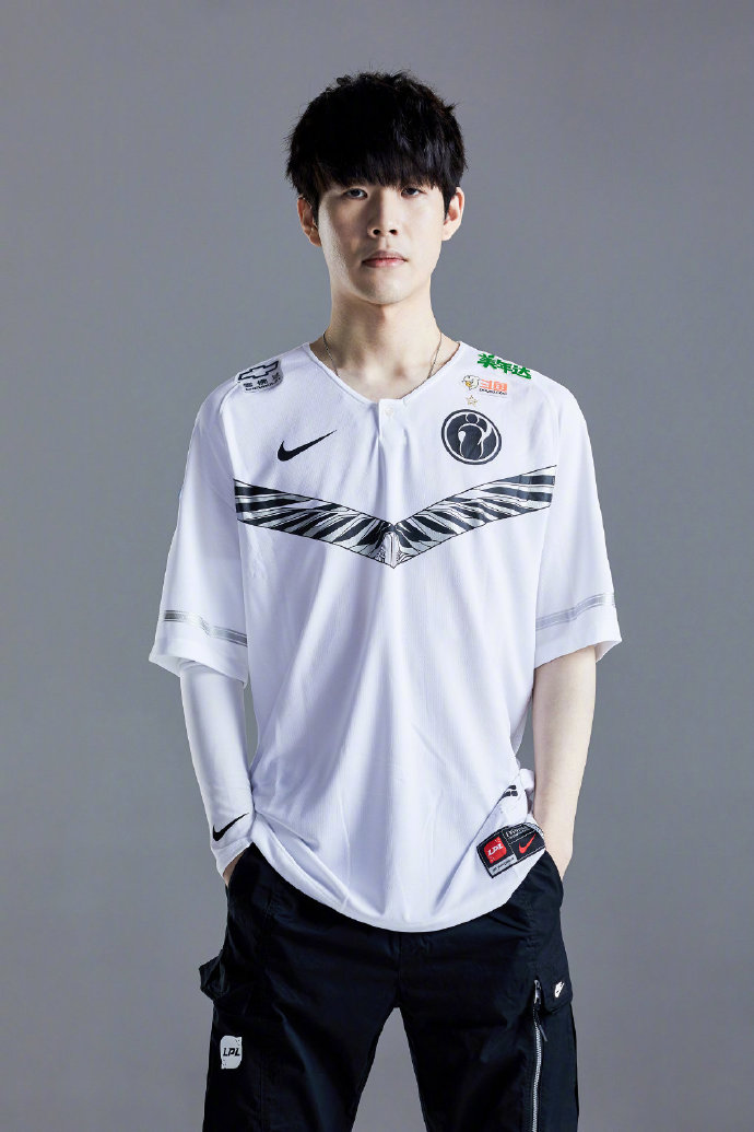 统治LEC！G2官博整活：起床！看看这是谁呀！又双叒叕进决赛啦~